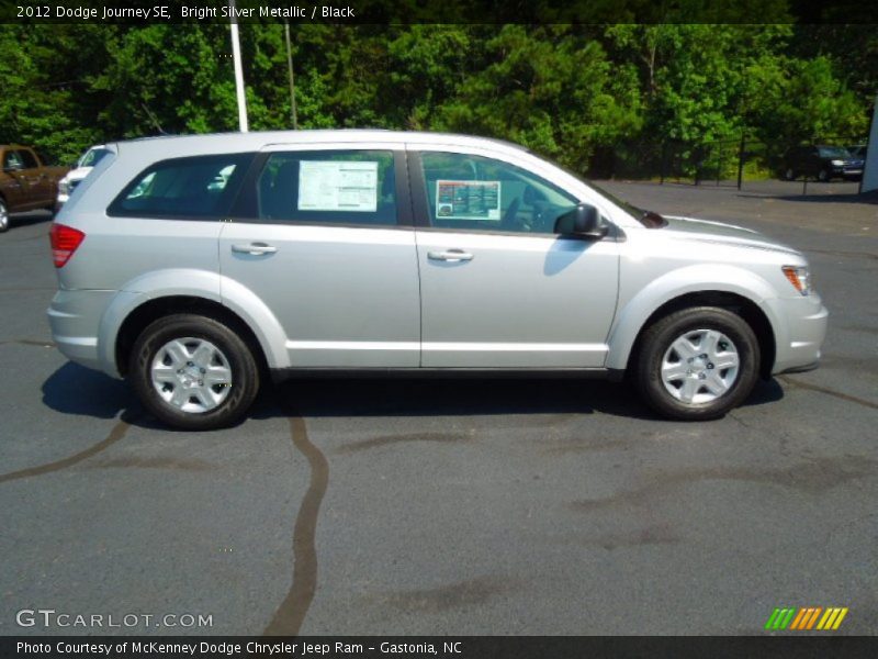 Bright Silver Metallic / Black 2012 Dodge Journey SE