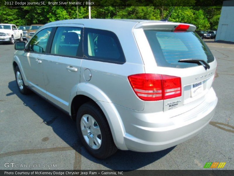 Bright Silver Metallic / Black 2012 Dodge Journey SE