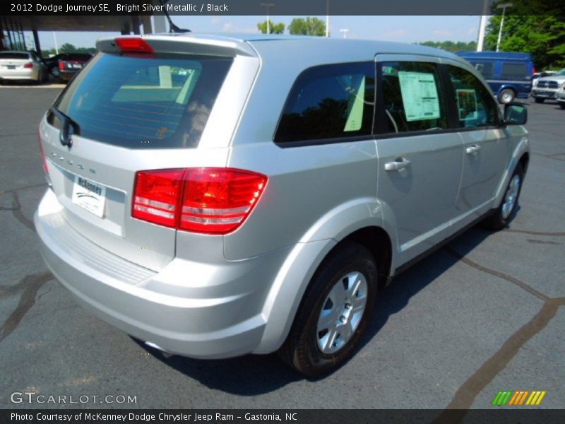 Bright Silver Metallic / Black 2012 Dodge Journey SE