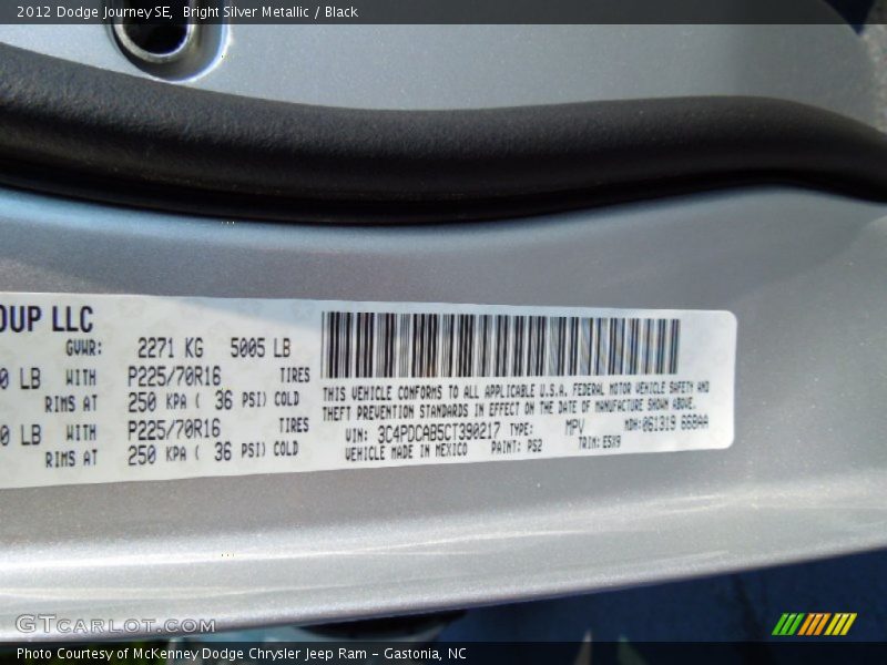 Bright Silver Metallic / Black 2012 Dodge Journey SE
