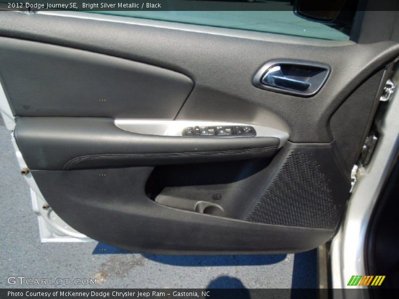Bright Silver Metallic / Black 2012 Dodge Journey SE