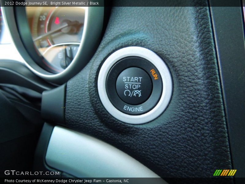 Bright Silver Metallic / Black 2012 Dodge Journey SE