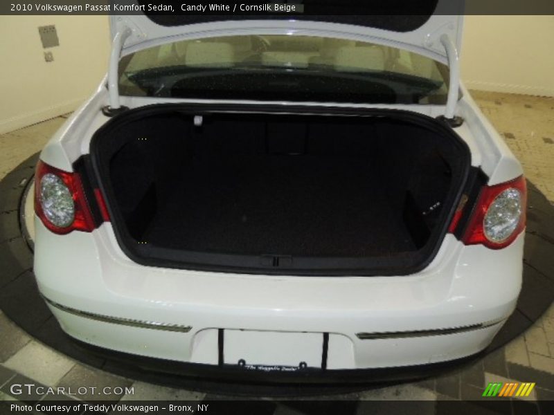 Candy White / Cornsilk Beige 2010 Volkswagen Passat Komfort Sedan