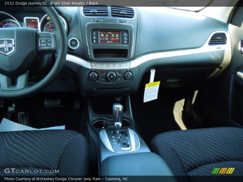 Bright Silver Metallic / Black 2012 Dodge Journey SE