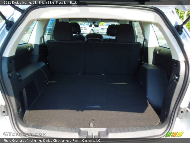Bright Silver Metallic / Black 2012 Dodge Journey SE