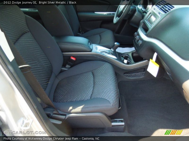Bright Silver Metallic / Black 2012 Dodge Journey SE