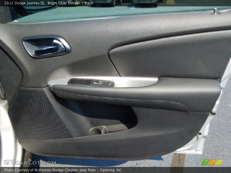 Bright Silver Metallic / Black 2012 Dodge Journey SE