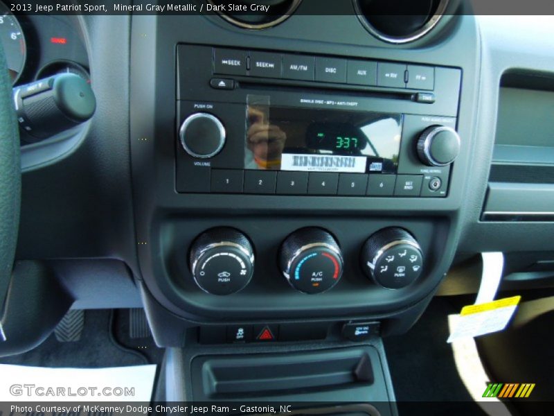 Controls of 2013 Patriot Sport
