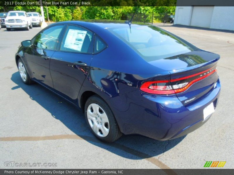 True Blue Pearl Coat / Black 2013 Dodge Dart SE