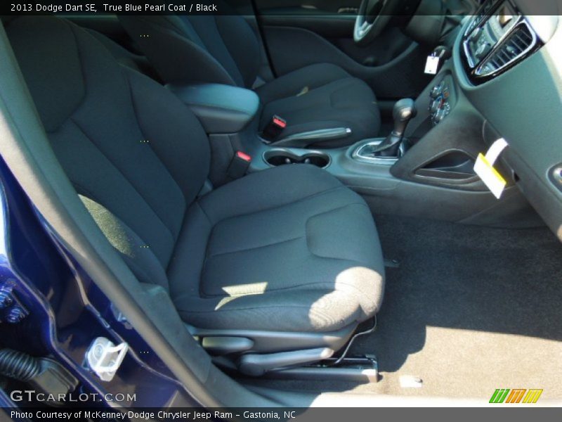 True Blue Pearl Coat / Black 2013 Dodge Dart SE