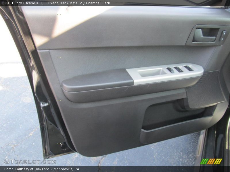 Tuxedo Black Metallic / Charcoal Black 2011 Ford Escape XLT
