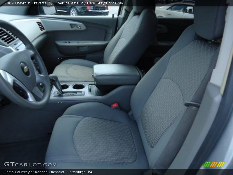 Silver Ice Metallic / Dark Gray/Light Gray 2009 Chevrolet Traverse LS