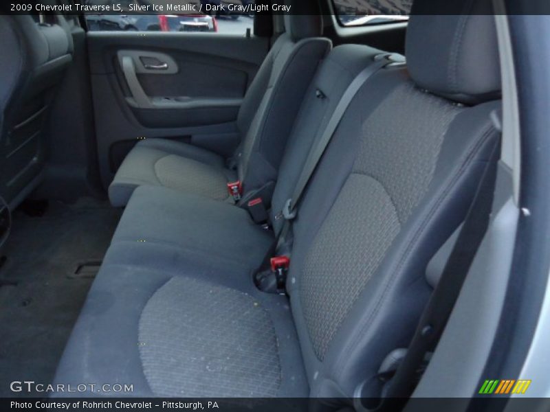 Silver Ice Metallic / Dark Gray/Light Gray 2009 Chevrolet Traverse LS