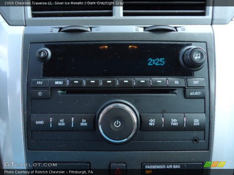 Silver Ice Metallic / Dark Gray/Light Gray 2009 Chevrolet Traverse LS