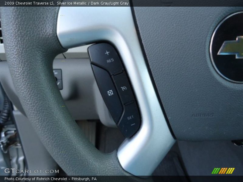 Silver Ice Metallic / Dark Gray/Light Gray 2009 Chevrolet Traverse LS
