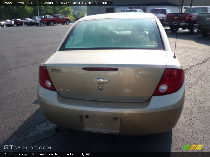 Sandstone Metallic / Neutral Beige 2005 Chevrolet Cobalt LS Sedan