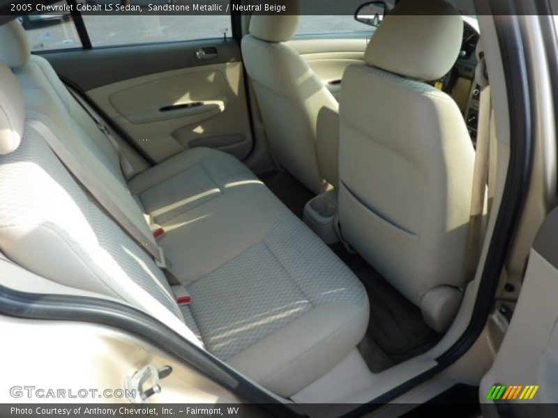 Sandstone Metallic / Neutral Beige 2005 Chevrolet Cobalt LS Sedan