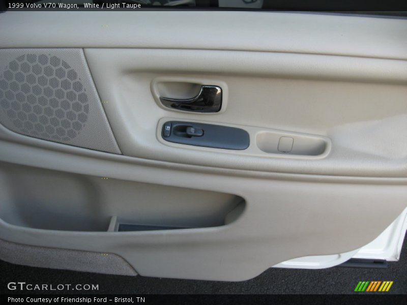 Door Panel of 1999 V70 Wagon