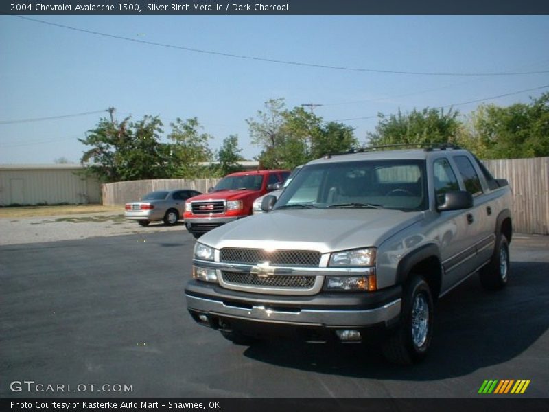 Silver Birch Metallic / Dark Charcoal 2004 Chevrolet Avalanche 1500