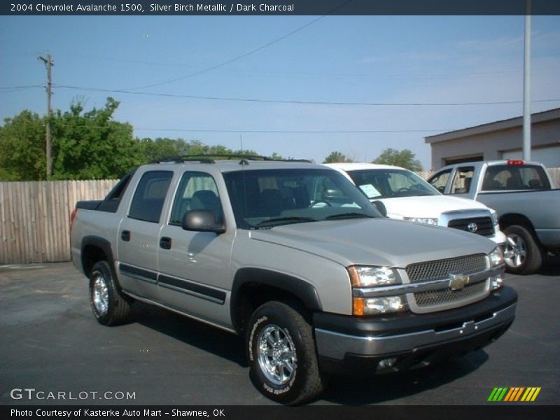 Silver Birch Metallic / Dark Charcoal 2004 Chevrolet Avalanche 1500