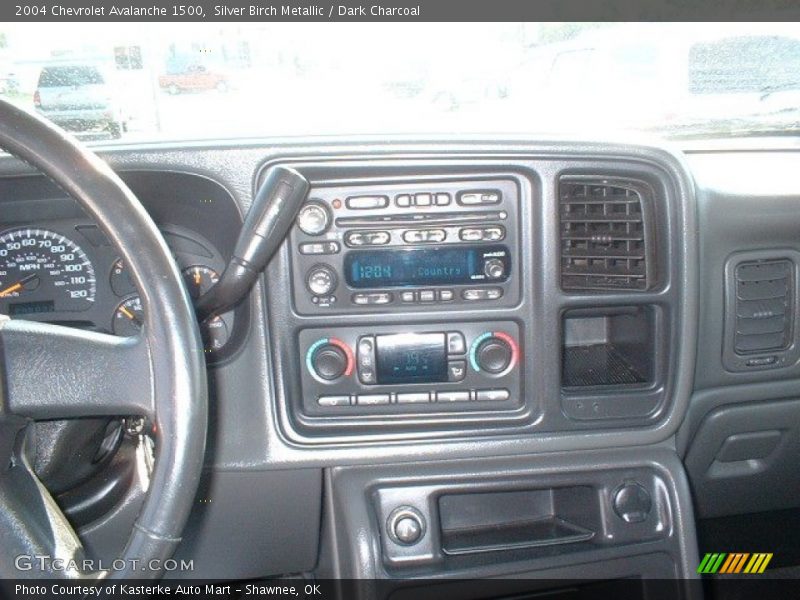 Silver Birch Metallic / Dark Charcoal 2004 Chevrolet Avalanche 1500