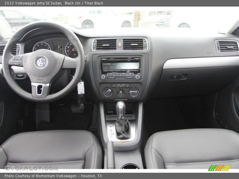 Black Uni / Titan Black 2013 Volkswagen Jetta SE Sedan