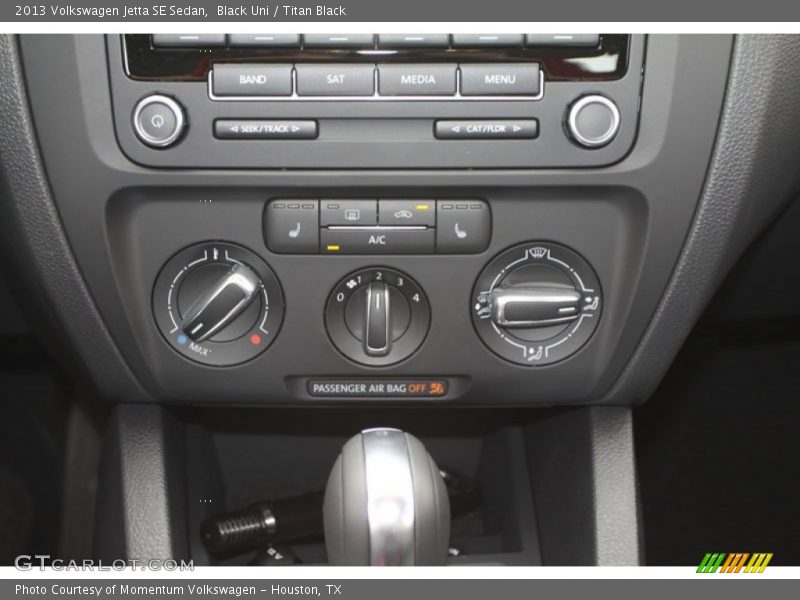 Black Uni / Titan Black 2013 Volkswagen Jetta SE Sedan