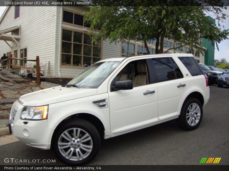 Alaska White / Almond 2009 Land Rover LR2 HSE