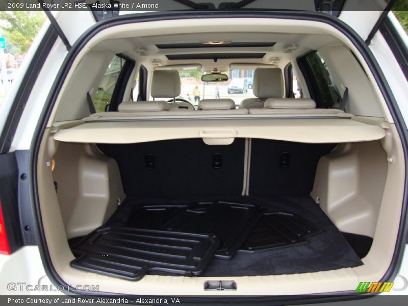 Alaska White / Almond 2009 Land Rover LR2 HSE