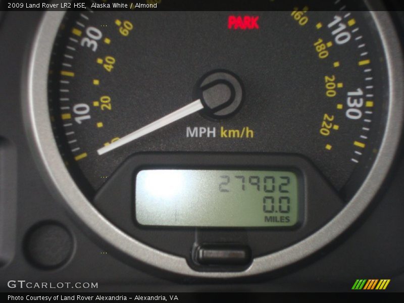 Alaska White / Almond 2009 Land Rover LR2 HSE