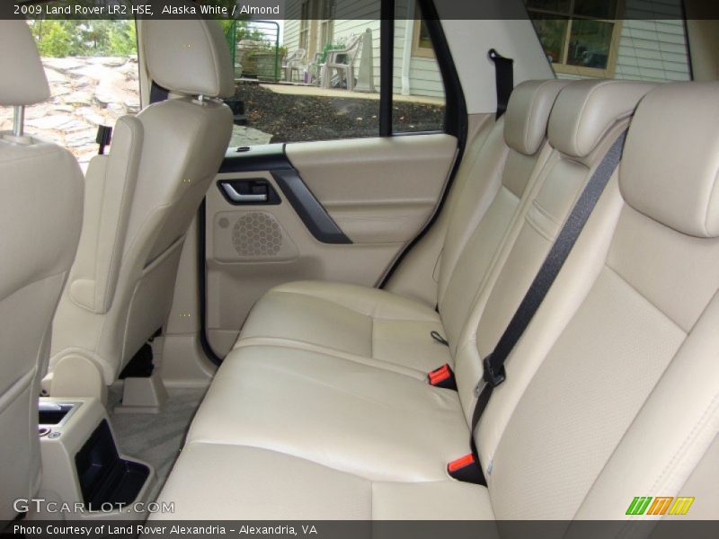 Alaska White / Almond 2009 Land Rover LR2 HSE