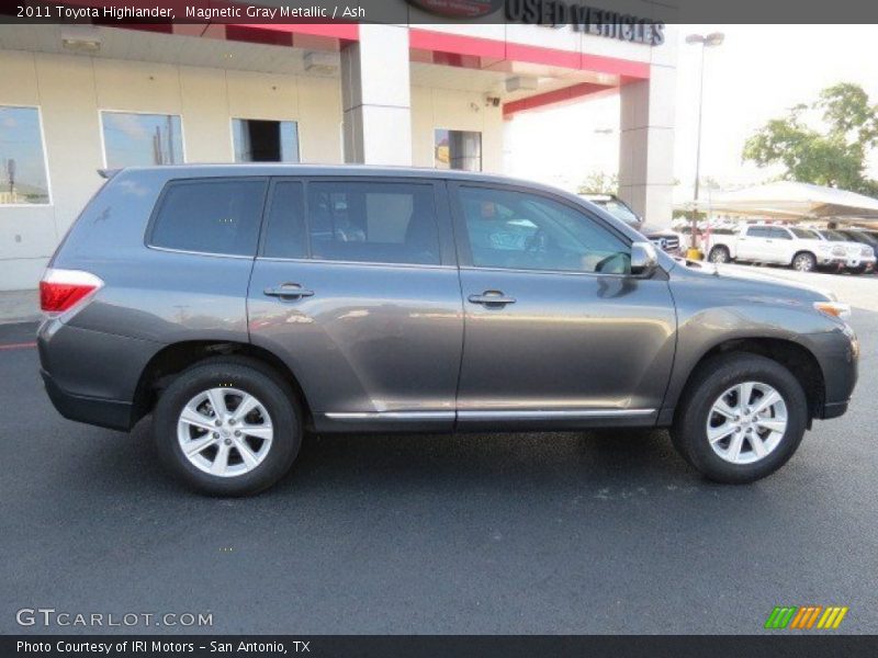 Magnetic Gray Metallic / Ash 2011 Toyota Highlander