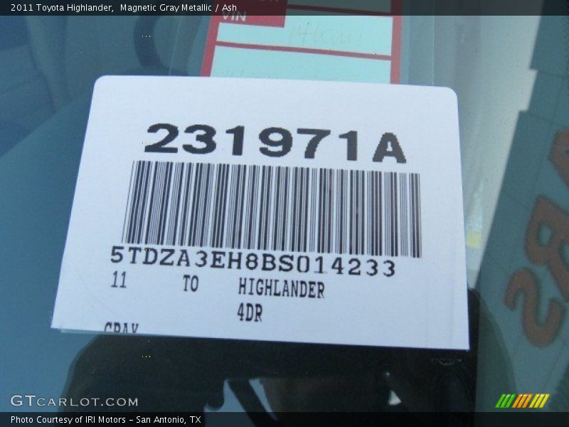 Magnetic Gray Metallic / Ash 2011 Toyota Highlander