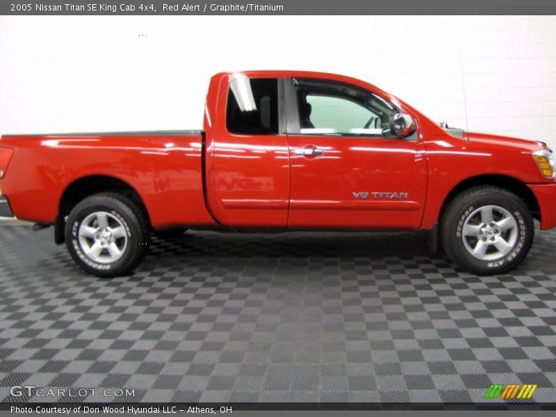Red Alert / Graphite/Titanium 2005 Nissan Titan SE King Cab 4x4
