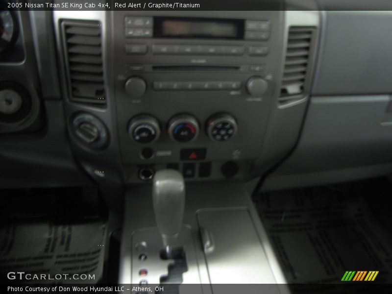 Red Alert / Graphite/Titanium 2005 Nissan Titan SE King Cab 4x4