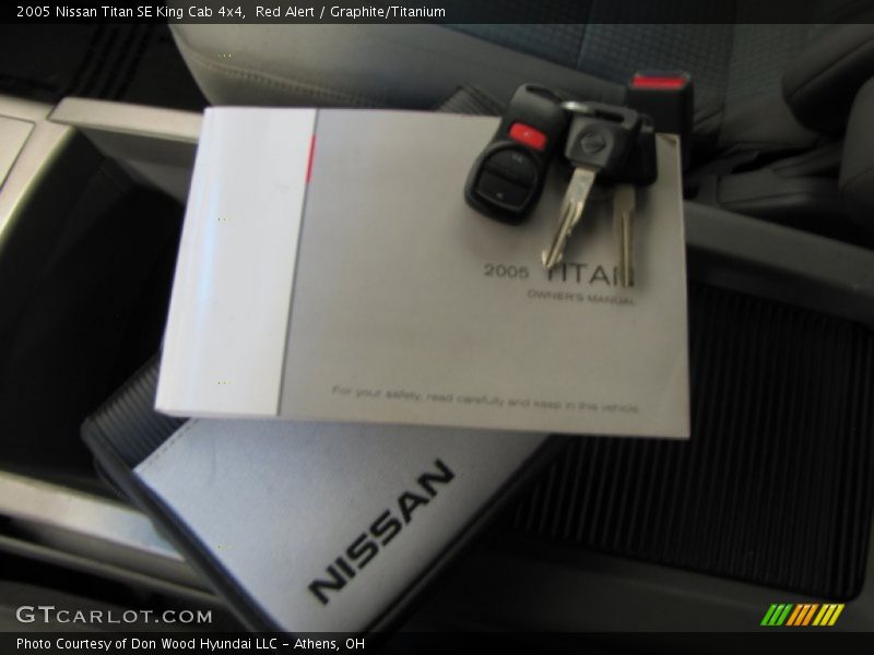 Red Alert / Graphite/Titanium 2005 Nissan Titan SE King Cab 4x4