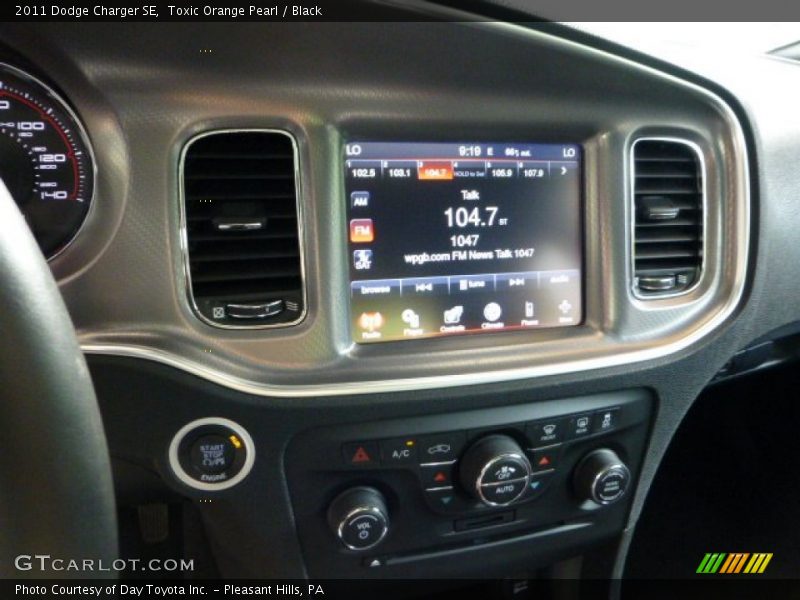 Toxic Orange Pearl / Black 2011 Dodge Charger SE