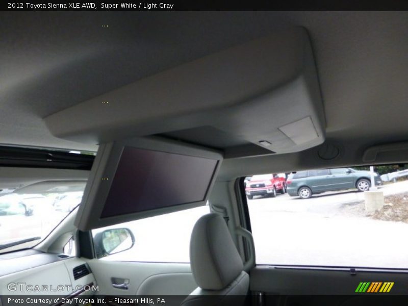 Super White / Light Gray 2012 Toyota Sienna XLE AWD