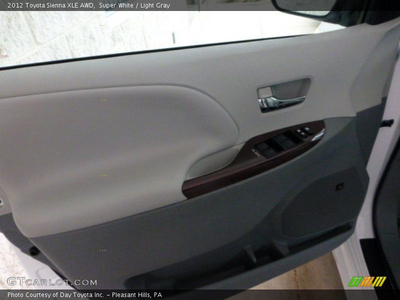 Super White / Light Gray 2012 Toyota Sienna XLE AWD
