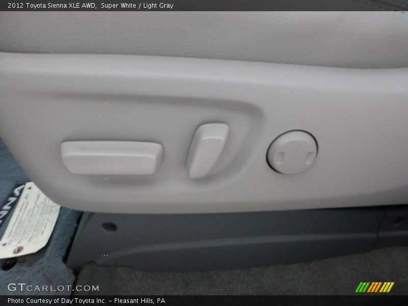 Super White / Light Gray 2012 Toyota Sienna XLE AWD