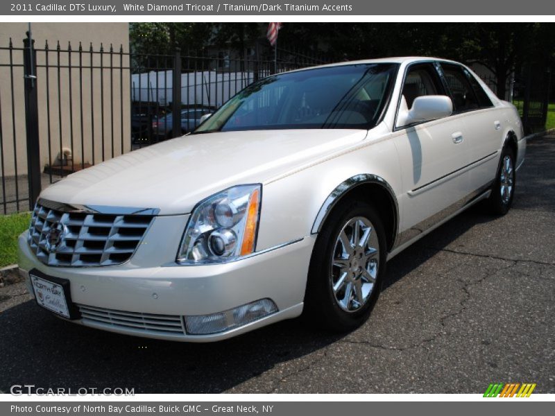 White Diamond Tricoat / Titanium/Dark Titanium Accents 2011 Cadillac DTS Luxury
