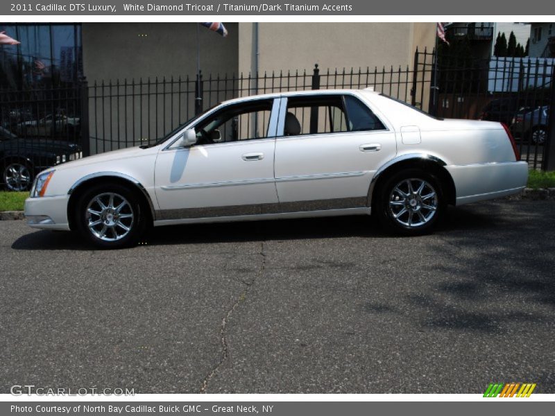 White Diamond Tricoat / Titanium/Dark Titanium Accents 2011 Cadillac DTS Luxury