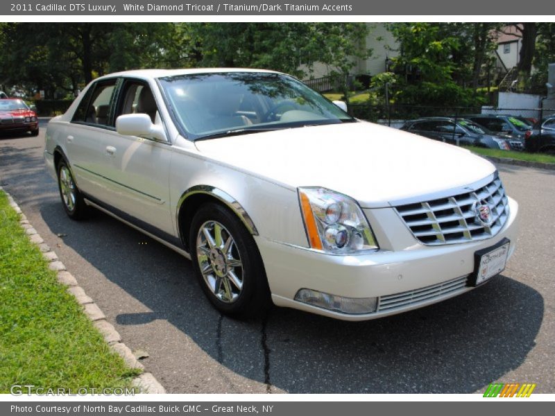 White Diamond Tricoat / Titanium/Dark Titanium Accents 2011 Cadillac DTS Luxury