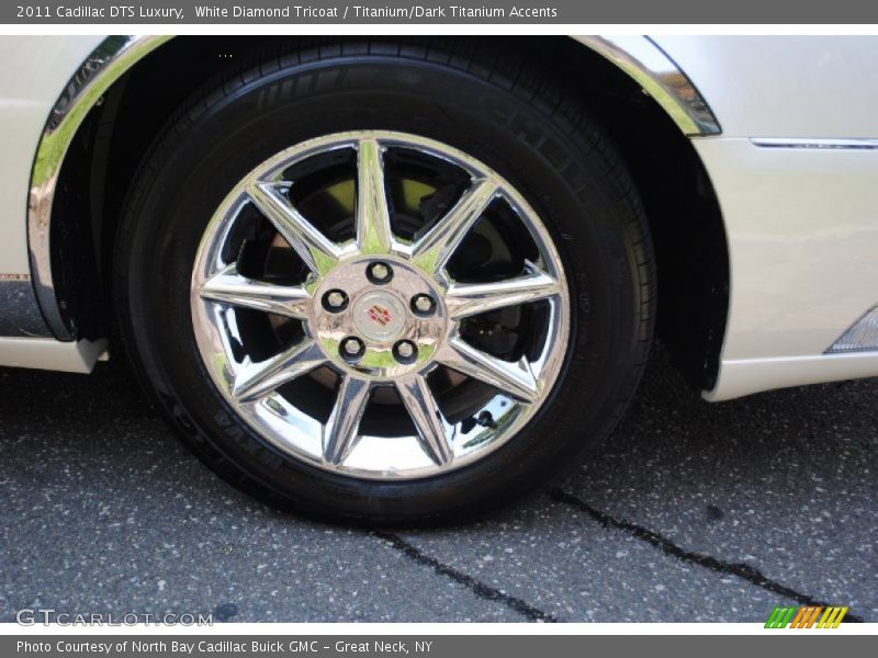 White Diamond Tricoat / Titanium/Dark Titanium Accents 2011 Cadillac DTS Luxury