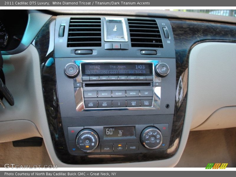 White Diamond Tricoat / Titanium/Dark Titanium Accents 2011 Cadillac DTS Luxury