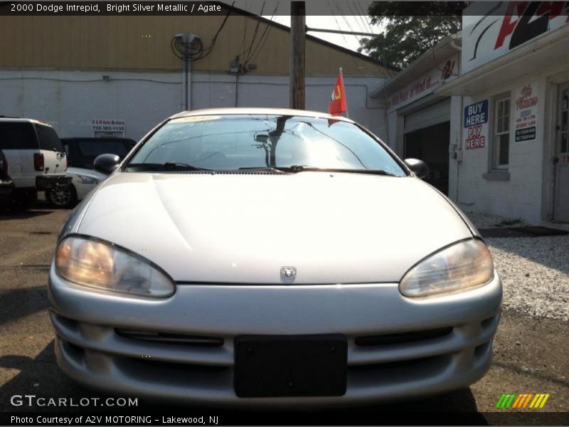 Bright Silver Metallic / Agate 2000 Dodge Intrepid