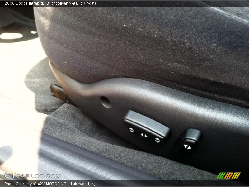 Bright Silver Metallic / Agate 2000 Dodge Intrepid