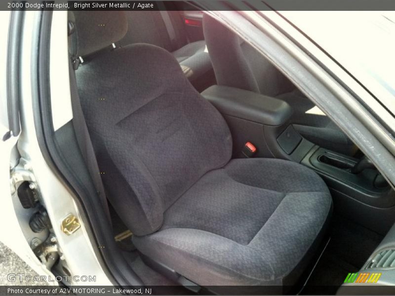 Bright Silver Metallic / Agate 2000 Dodge Intrepid