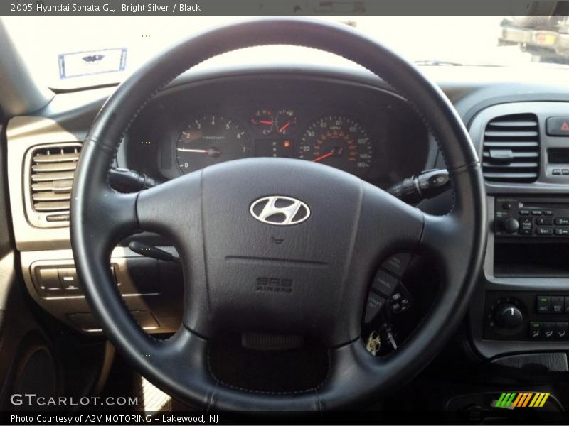 Bright Silver / Black 2005 Hyundai Sonata GL