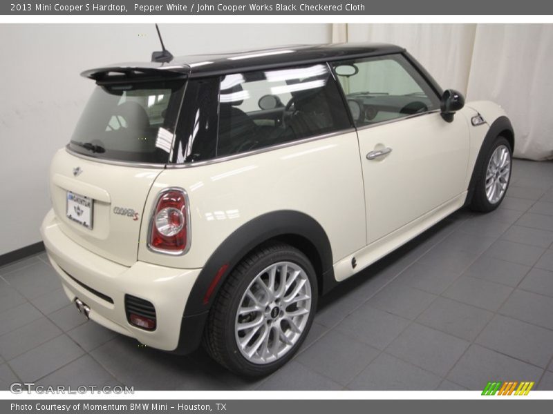 Pepper White / John Cooper Works Black Checkered Cloth 2013 Mini Cooper S Hardtop